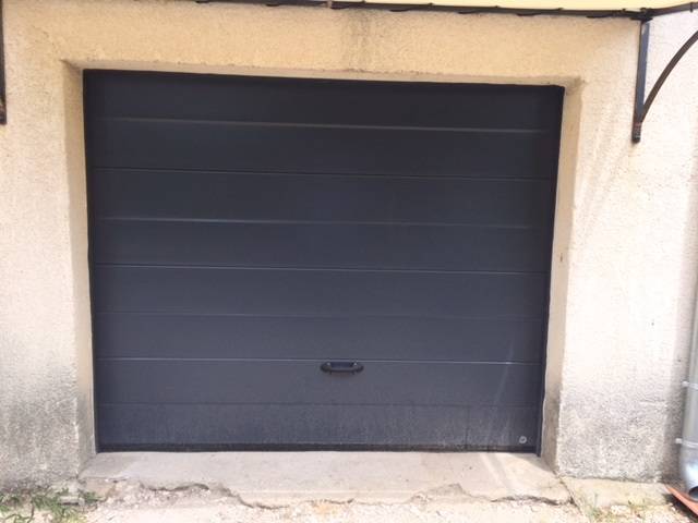 Rénovation de porte de garage à Ste Croix de Quintillargues