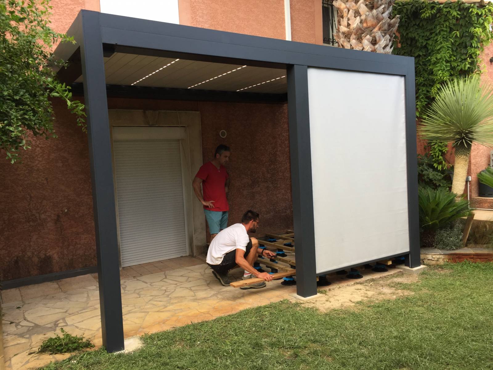 pergola bioclimatique OPEN'R + Store intégré