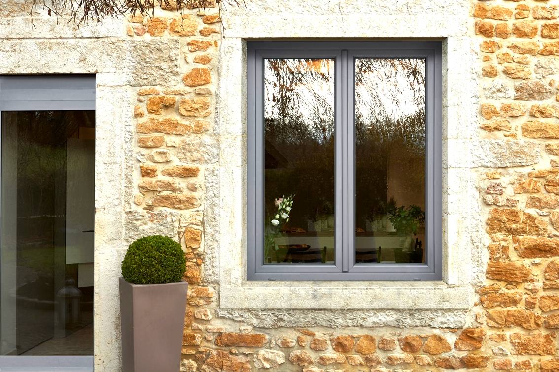 Fenêtre PVC Altacolor Grosfillex sur Saint-Aunès