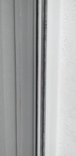 coulisse de la moustiquaire intégrée