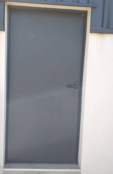 La porte de service K LINE