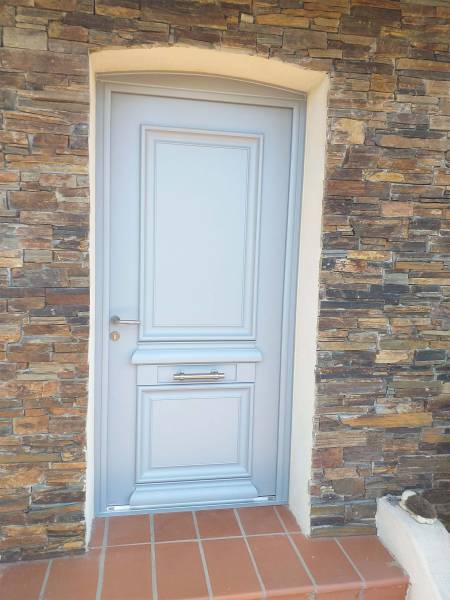 Porte d'entrée mixte aluminium / bois