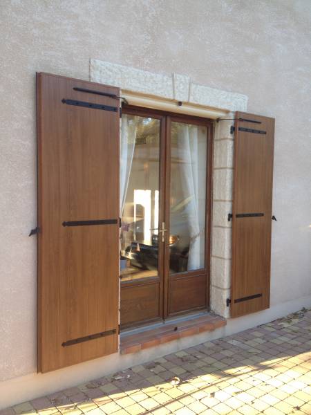 Volet chêne doré et motorisation Ral 1015