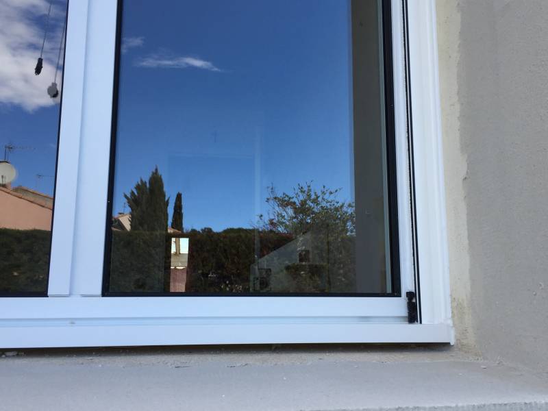 Installation de fenêtres en aluminium K-Line en rénovation totale à Vendargues