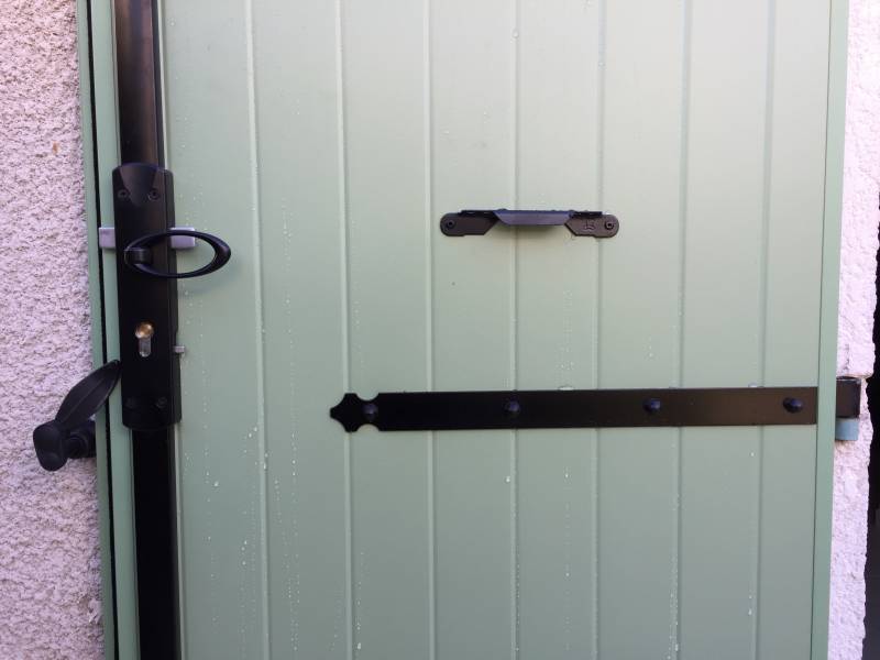 Vue d'ensemble de l'intérieur du vantail de service