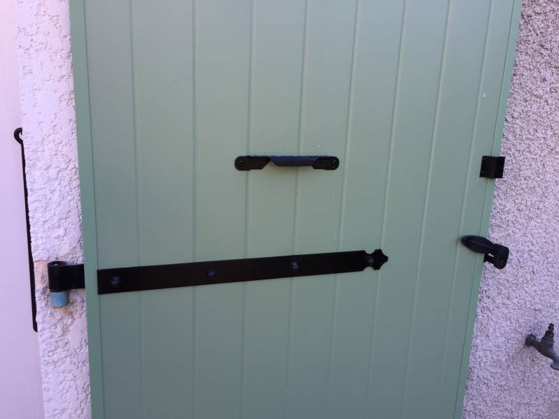 Vue d'ensemble de l'intérieur du vantail secondaire