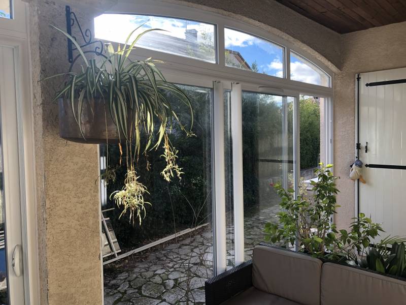 Fermeture de terrasse avec des baies coulissantes aluminium  à Castelnau le lez