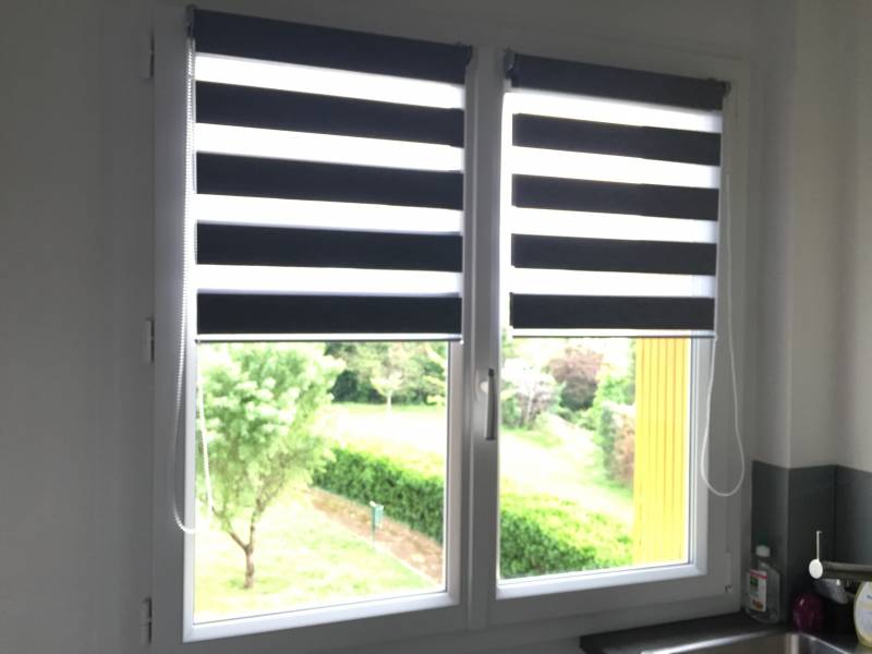 Fenêtre PVC 2 vantaux + Stores rouleaux