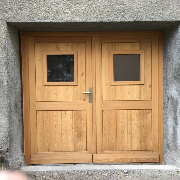 Porte bois lourde pour accès rez de chaussée