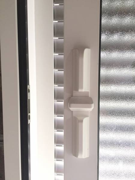 Détail fermeture baie coulissante aluminium K LINE