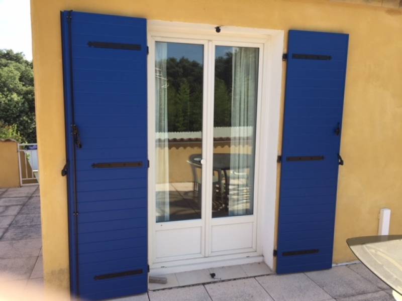 Pose de volet battant en rénovation à Restinclière