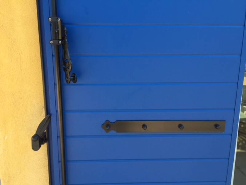 Détail arrêt marseillais et espagnolette à Restinclière