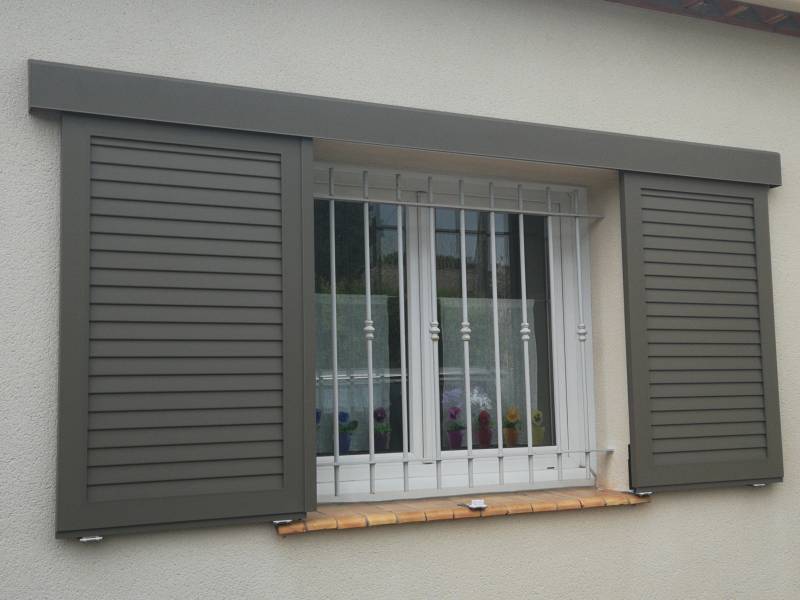 Volets coulissants aluminium pour fenêtres