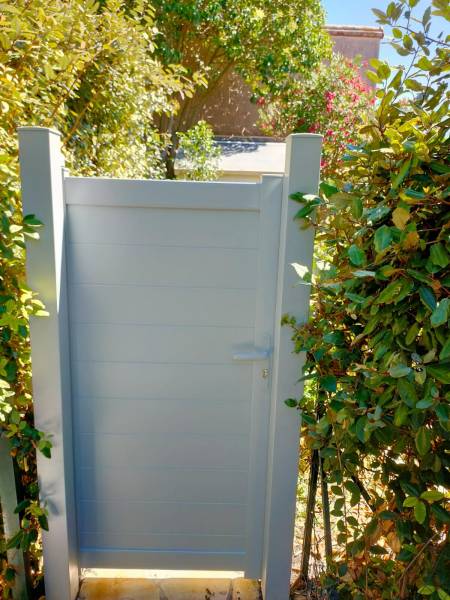 le portillon ne craint pas l'humidité..