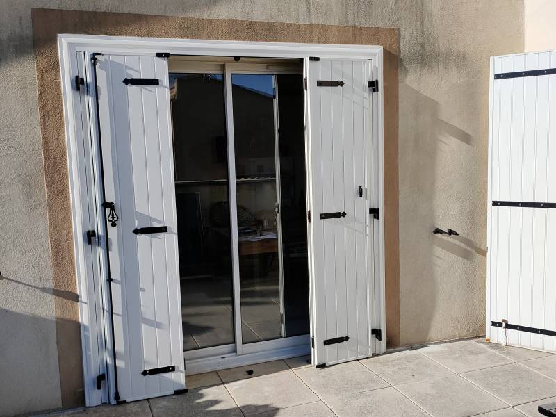 Volet battant aluminium 4 vantaux en rénovation à Lunel