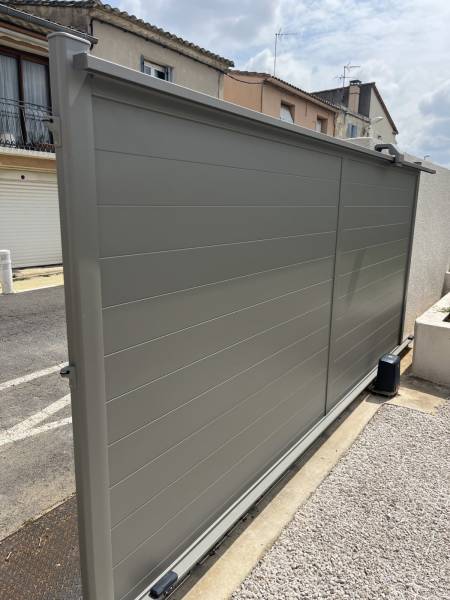 Portail coulissant aluminium ANAE de Kostum