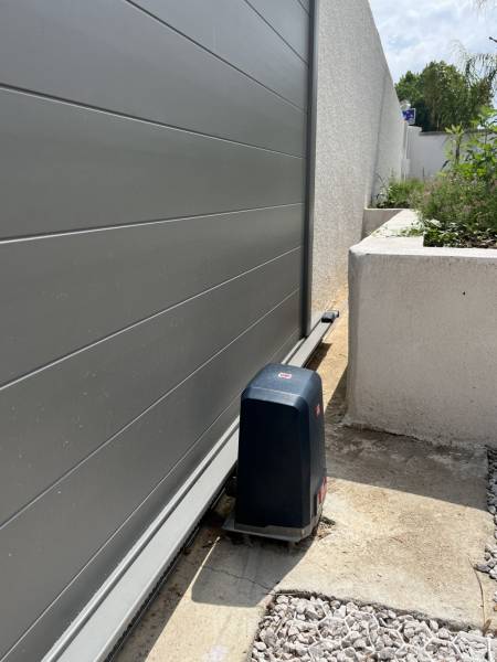Motorisation Kit Deimos de BFT pour portail coulissant