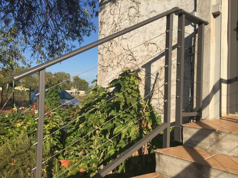 Pose d'un garde corps aluminium à Montbazin