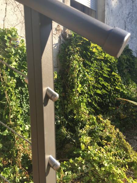 Pose d'un garde corps aluminium à Montbazin