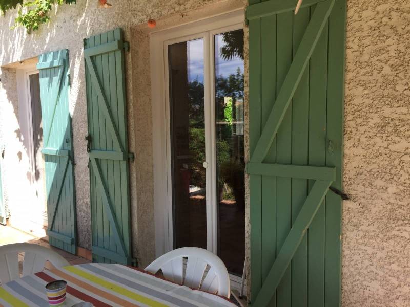 Portes fenêtres PVC Grosfillex, vue extérieure