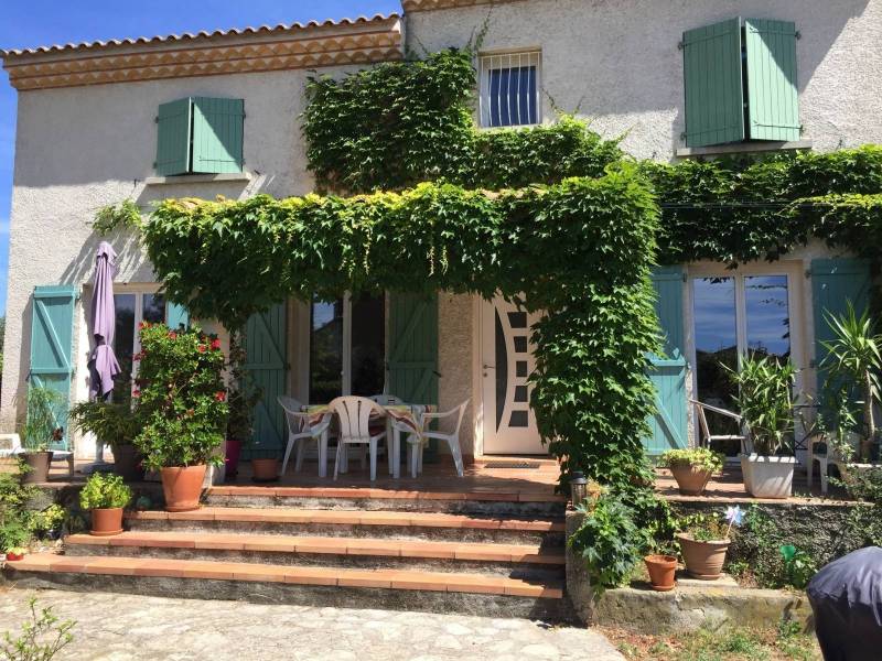 Vues extérieure, maison à Baillargues