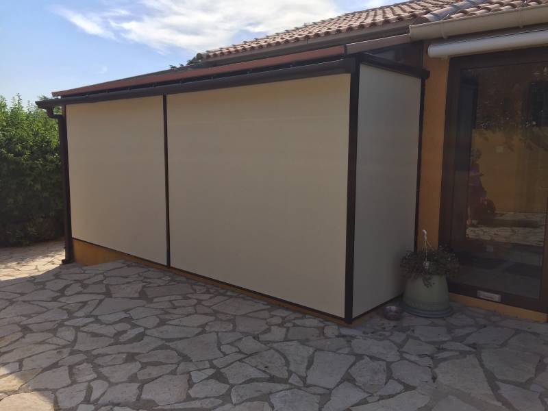 Pose de store pour véranda extérieur