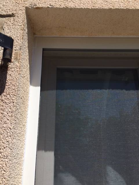 Détail angle supérieur vue extérieure