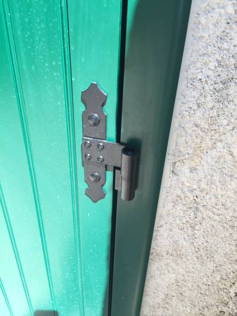 Détail gond et penture