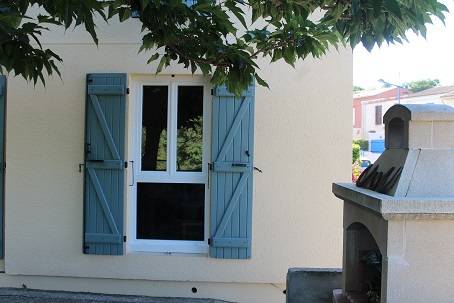 Fenêtre sur allège vitrée PVC au Crès