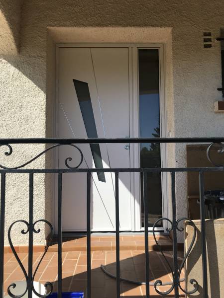 porte d'entrée aluminium sur mesure