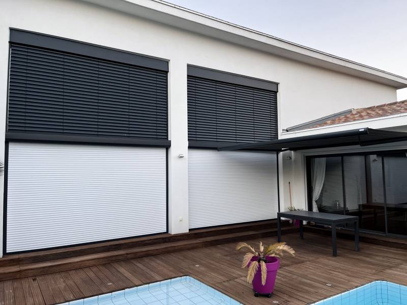 Installation de volets roulants électriques et brises soleil orientables à Montferrier sur Lez proche de Montpellier