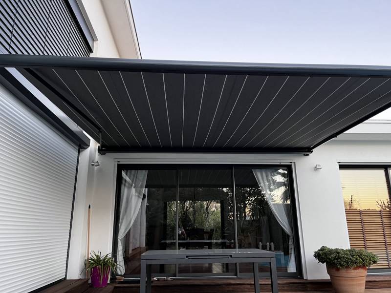 Volets roulants électriques et brises soleil orientables store coffre à Montferrier sur Lez proche de Montpellier