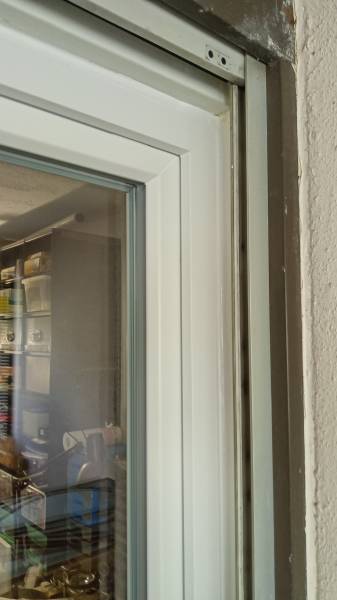 Porte fenêtre Grosfillex détail et finitions extérieurs sur Montpellier