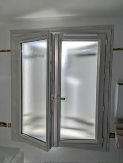 la poignée entrebailleuse