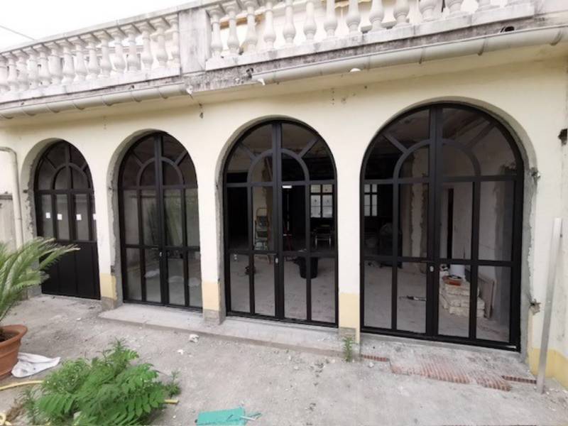 Menuiseries acier à rupture de pont thermique