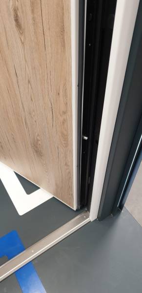 Seuil PMR sur Porte blindée sur mesure Diamant 10 Picard Serrures à Montpellier