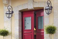 Pose d'une porte d'entrée aluminium en rénovation